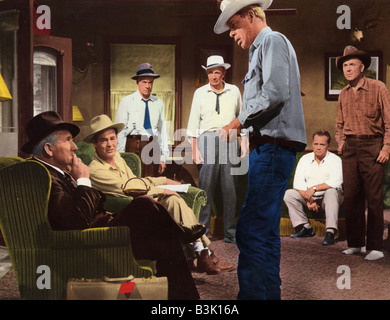 Pessima giornata al Black Rock 1955 MGM film con Lee Marvin centro e Spencer Tracy seduto a sinistra Foto Stock