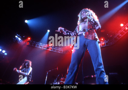 LED ZEPPELIN UK del gruppo rock circa 1976 con Robert Plant a destra. Foto di Jeffrey Mayer Foto Stock