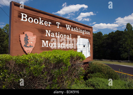 Parco nazionale di servizio in segno di benvenuto per il Booker T. Washington monumento nazionale, Hardy, Virginia Foto Stock