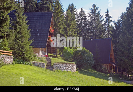 Holiday Cottages in Babanovac Ski Resort in estate montagna Vlasic Bosnia ed Erzegovina Foto Stock