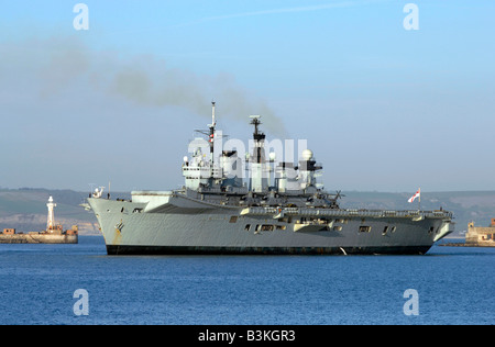 Royal Navy "portaerei HMS' illustre Foto Stock