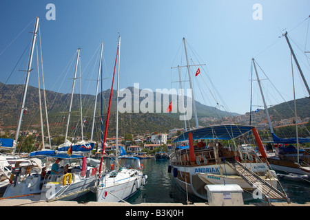 Barche in Kas marina. Provincia di Antalya in Turchia. Foto Stock