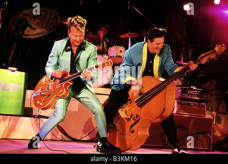 I gatti randagi noi del gruppo rock con Brian Setzer a sinistra Foto Stock