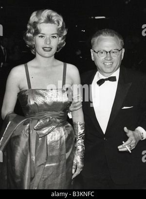 MICKEY ROONEY noi attore di cinema con la sua quarta moglie Barbara Ann Thompson Foto Stock