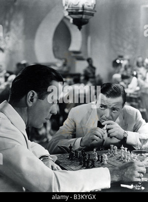 CASABLANCA 1942 Warner film con Humphrey Bogart a sinistra e Peter Lorre Foto Stock