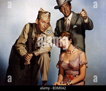 Alcuni sono venuti in esecuzione 1958 MGM film con da sinistra : Frank Sinatra, Shirley MacLaine e Dean Martin Foto Stock