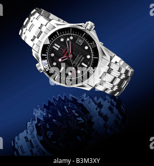 Orologio Omega 2008 seamaster su sfondo blu Foto Stock