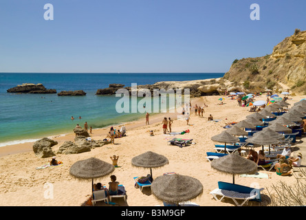 Il Portogallo Algarve, Praia dos Aveiros, piccola baia vicino a Albufeira Foto Stock