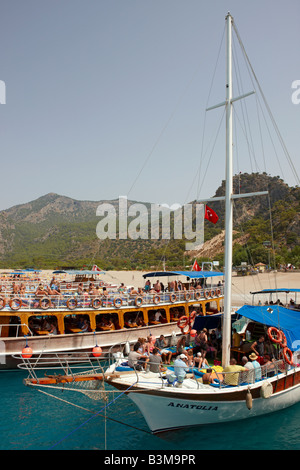 Escursione di barche. Oludeniz village, Provincia di Mugla, Turchia. Foto Stock