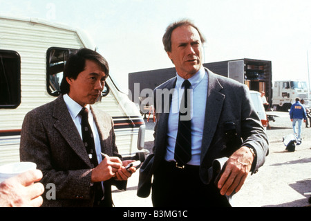 La piscina morto 1988 Warner/Malpaso film con Clint Eastwood a destra e Evan C Kim Foto Stock