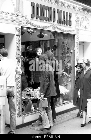 CARNABY STREET Londra nel 1965 Foto Stock