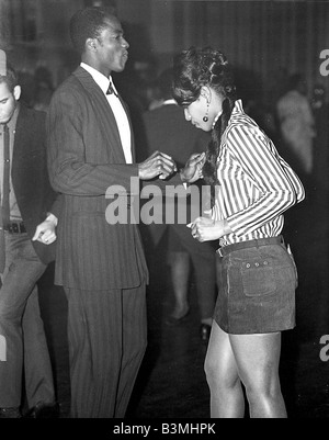 DANCING a Streatham club di Londra nel 1960 Foto Stock