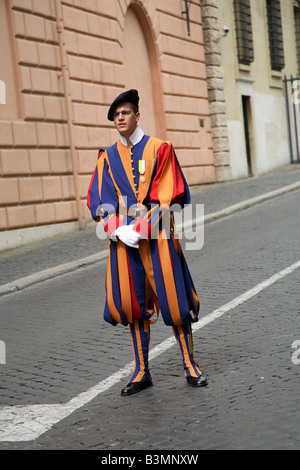 Italia Roma Guardia Svizzera sul dazio in Vaticano Foto Stock