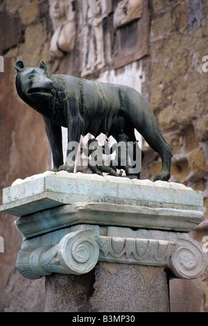 Italia Roma statua del lupo capitolino con Romolo e Remo Foto Stock