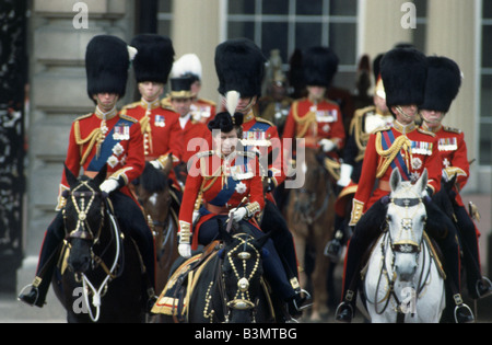 La Regina Elisabetta II a Trooping il colore nel 1984 Foto Stock