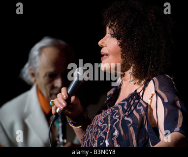 Dame Cleo Laine e Sir John Dankworth eseguire a Brecon Jazz Festival 2008 Foto Stock