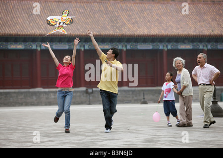 Famiglie cinesi aquiloni nella città proibita,Beijing, Cina Foto Stock