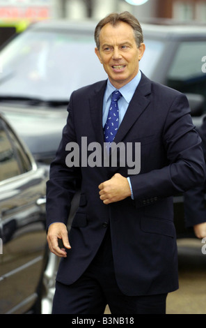 Labour Party Conference Settembre 2004 Tony Blair arrivando alla Chiesa di St Peters al mattino Foto Stock