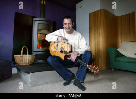 Attore Neil Morrissey al suo hotel Novembre 2002 a Laugharne Galles del Sud Foto Stock