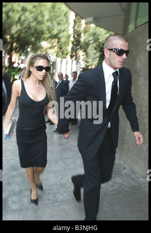 David e Victoria Beckham Aprile 2004 frequentando funerale della madre Real Madrid s Presidente Florentino Perez a Madrid Spagna Foto Stock