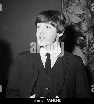 I file dei Beatles 1964 Paul McCartney a Kilburn Membro di sale da ballo Ottobre 1964 Foto Stock