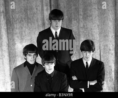 I Beatles Febbraio 1964 John Lennon Paul McCartney Ringo Starr George Harrison dei Beatles a New York durante un servizio fotografico Foto Stock