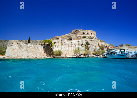 Fort veneziano e ex Lebbrosario, isola di Spinalonga, Elounda Lassithi, Creta, Grecia. Foto Stock