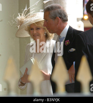 Il matrimonio di S.A.R. il Principe Carlo e Camilla Parker Bowles a Windsor Guildhall il 9 aprile 2005 arrivando alla Guildhall Foto Stock