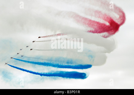 Le frecce rosse display mostrano il team perfetto per i voli in formazione durante un display a Bournemouth air festival Foto Stock