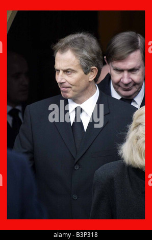 Funerali di Rh Signore Roy Jenkins ha avuto luogo in Oriente Hadren Oxfordshire il Primo Ministro Tony Blair presenze in gennaio 2003 Foto Stock