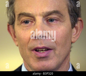 Il primo ministro Tony Blair Febbraio 2003 gli indirizzi dei supporti durante la stampa mensile briefing al n. 10 di Downing Street a Londra Foto Stock