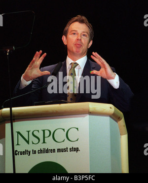 Tony Blair MP il Primo Ministro contribuisce a lanciare NSPCC campagna contro la crudeltà verso i bambini 1999 Foto Stock