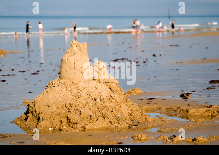 Sandcastle sulla spiaggia inglese East Anglia NORFOLK REGNO UNITO Foto Stock