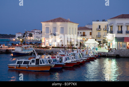 Barche nel porto nuovo, Spetses, Grecia Foto Stock