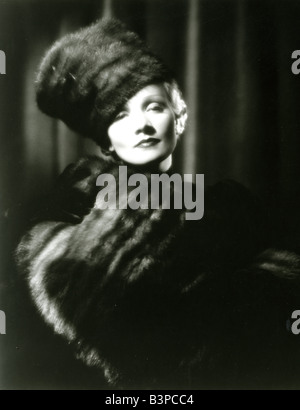 L'Imperatrice Scarlatta 1934 Paramount film con Marlene Dietrich come Caterina la Grande di Russia Foto Stock