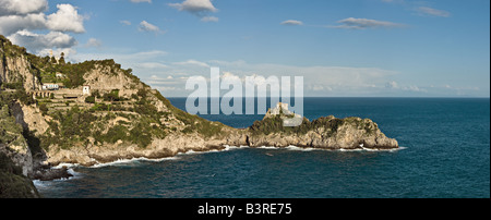 Vista di Conca dei Marini, Costiera Amalfitana, Italia Foto Stock