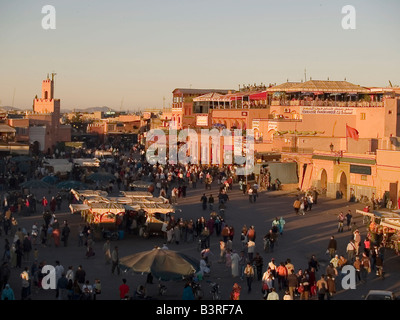 Djemaa el Fna, la città rossa di Marrakech, Marocco Foto Stock