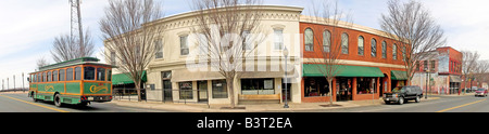 Panorama della parte ovest della strada principale nel centro di Charlottesville in Virginia Foto Stock
