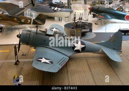 Un Douglas SBD-2 intrepida dive bomber,veterano di Pearl Harbor e Midway sul display statico presso la Naval Air Museum di Pensacola NAS Foto Stock