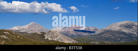 Parco nazionale di Yosemite in California; Tuolumne meadows, Dome Lembert, Monte Dana, Mt Gibbs paesaggio panoramico Foto Stock