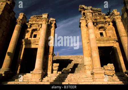 Asia, Giordania, Jerash. Propilei del tempio di Artemide. Foto Stock