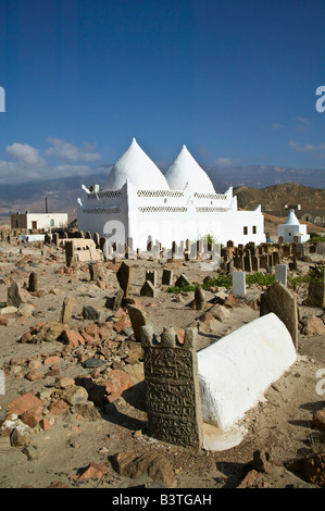 Oman, Regione di Dhofar, Mirbat. Tomba di bin Ali, Musulmana Saint e lapidi islamica Foto Stock