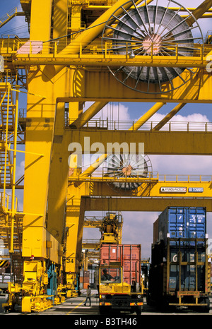 Asia, Singapore. Tanjong Pagar contenitore porta. Foto Stock