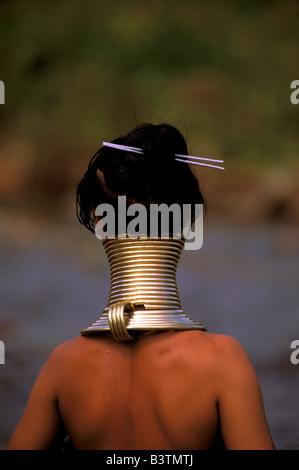 Asia Thailandia, Mae Hong Son, villaggio di Karen. Collo lungo la donna. Foto Stock