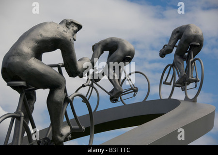 Francia, Aire des Pyrenees. Tour de France un monumento tra Tarbes e Pau (aka "Le Tour de France dans les PyrÈnÈes') Foto Stock