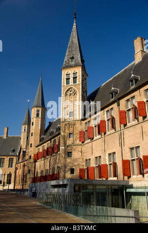 Paesi Bassi (aka Holland), Zeeland, Middelburg. Middelburg Abbey risale al 1100, casa di Jeeuws Museo Abbazia. Foto Stock