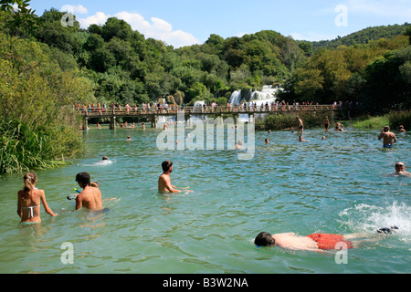 Cascata, Parco Nazionale di Krka, Repubblica di Croazia, Europa orientale Foto Stock