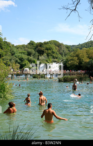 Cascata, Parco Nazionale di Krka, Repubblica di Croazia, Europa orientale Foto Stock