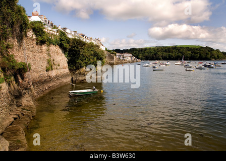 La vista del porto di Fowey cercando fino al fiume Fowey verso Bodinnick Foto Stock