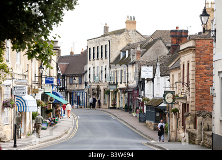 La strada principale del Cotswold città di Winchcombe Gloucestershire England Regno Unito Foto Stock